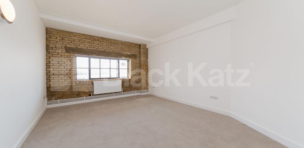 			NEW REBURBISHMENT, 3 Bedroom, 1 bath, 1 reception Apartment			 SPRINGFIELD HOUSE LOFTS-TYSSEN STREET, DALSTON E8
